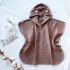 Kinderponcho mit Kapuze und braunen Ohren